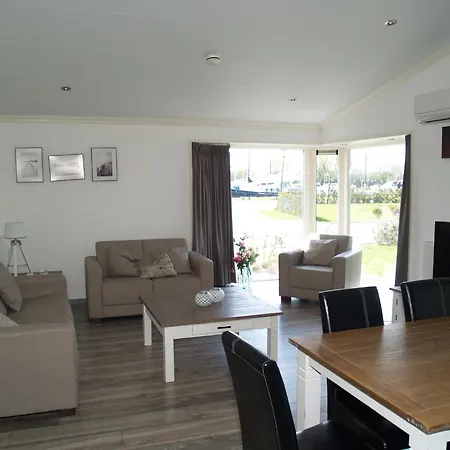 Chalet Detached 30km From Maastricht *